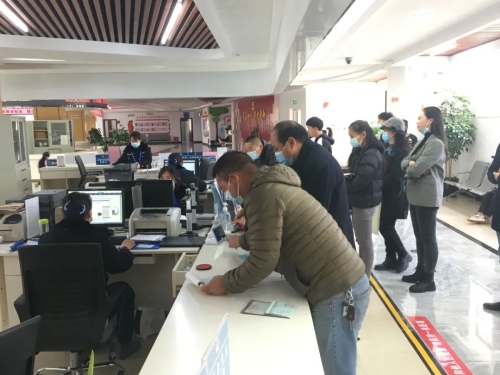 石林公安多措并舉 應對出入境窗口辦證高峰